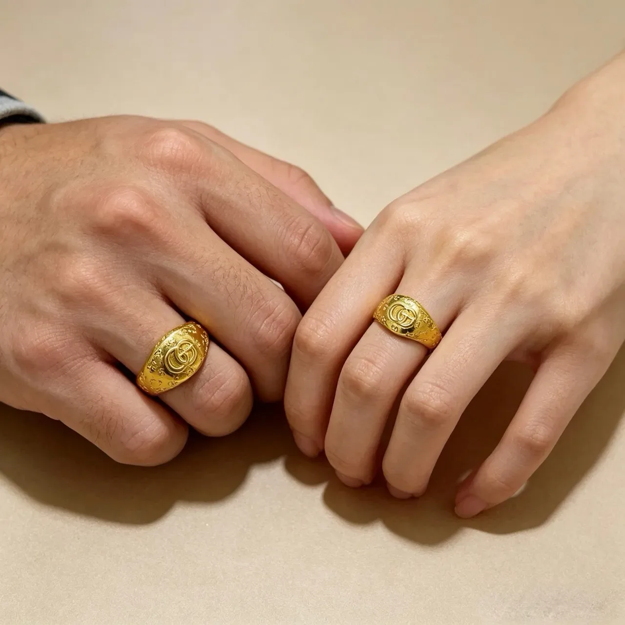 Gucci Double G Signet Gold Ornate Monogram Band Ring 8