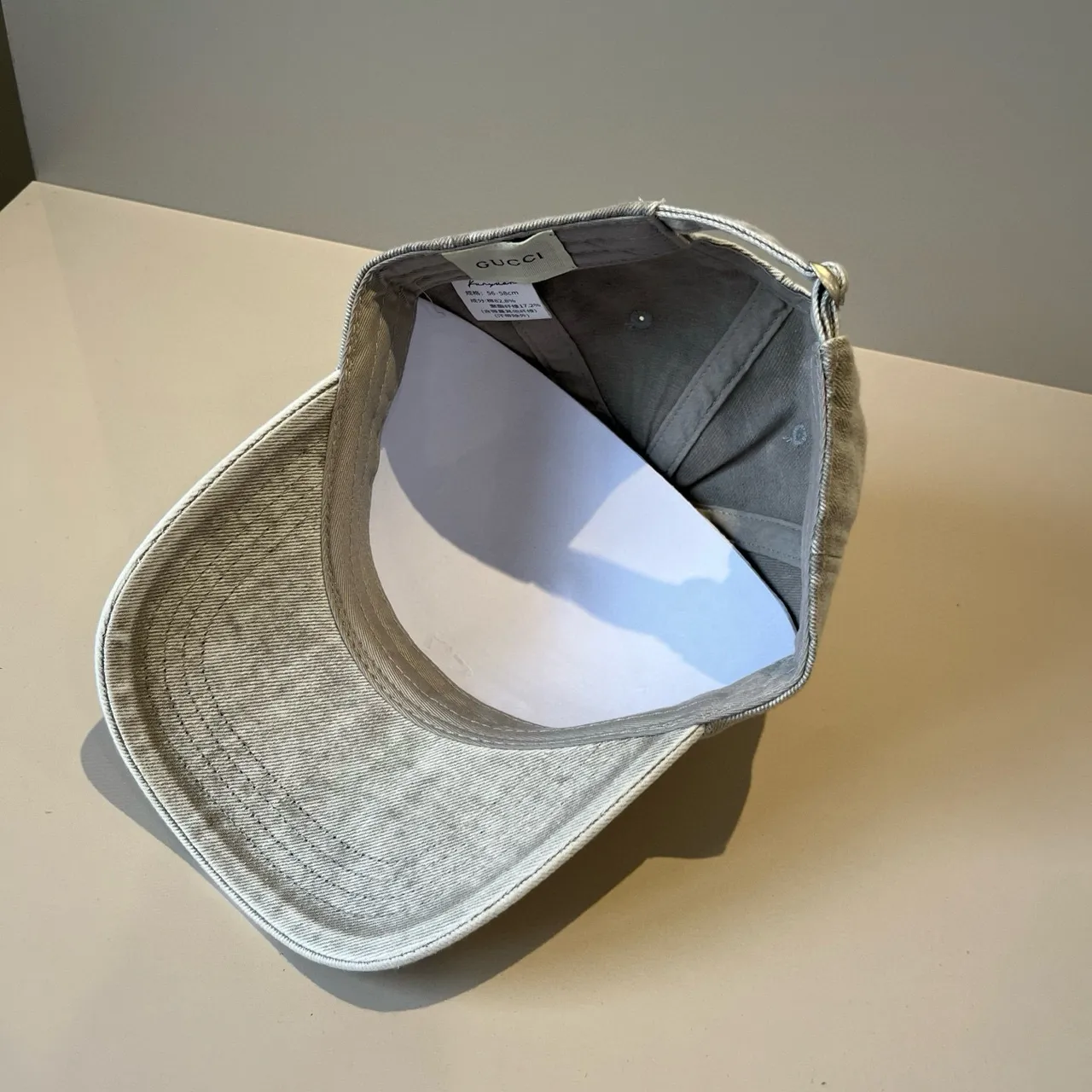 Gucci Casquette de baseball en Denim Brodé Lavé à la Lumière 2