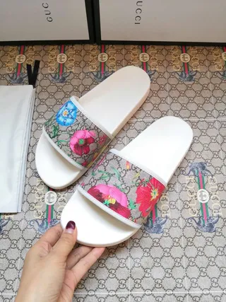 Gucci Floral Print GG Canvas Slide Slippers 2