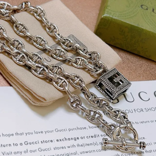 Gucci G-Link Silver Interlocking Chain Toggle Clasp Necklace 7
