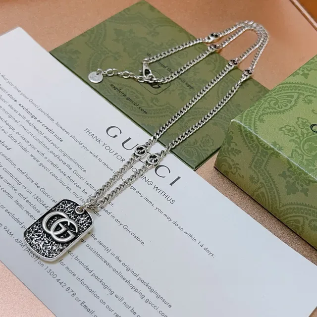 Gucci GG Dog Tag Silver Curb Chain Necklace 3