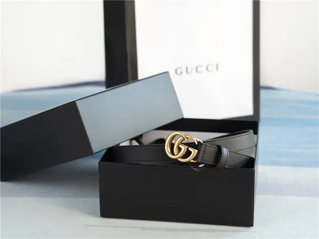 Gucci GG Marmont Black Gold Interlocking G Buckle Ceinture en cuir lisse 2