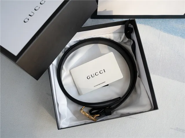 Gucci GG Marmont Black Gold Interlocking G Buckle Ceinture en cuir lisse 3