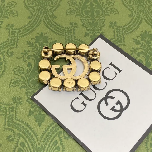 Gucci GG Marmont Broche incrustée de cristaux avec finition dorée 3
