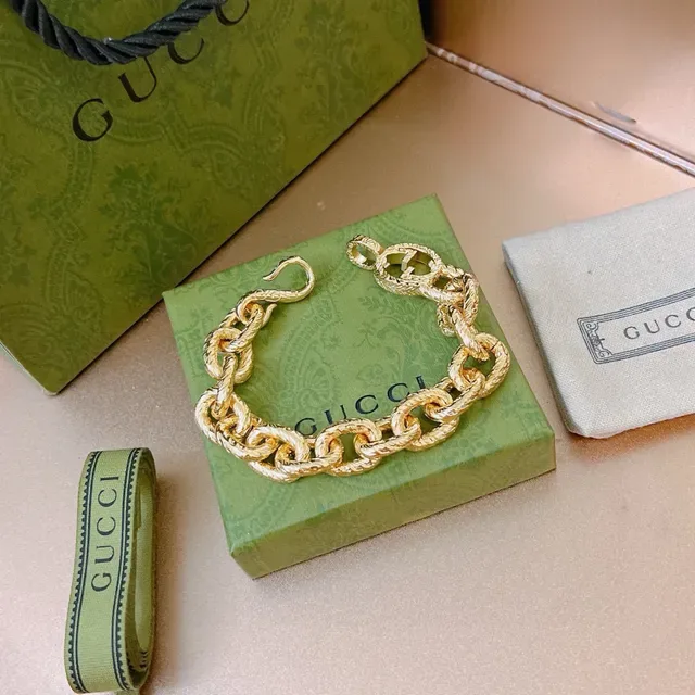 Gucci GG Marmont Gold Twisted Rope-Link Chain Interlocking G Logo Clasp Bracelet 3