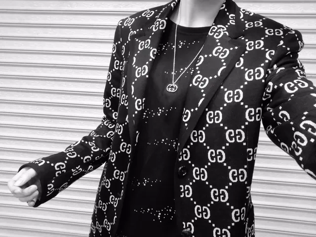 Gucci GG Marmont Interlocking Double G Silver-Tone Necklace 2
