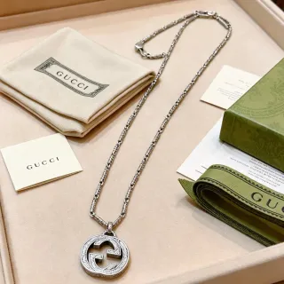 Gucci GG Marmont Interlocking G قلادة فضية اللون