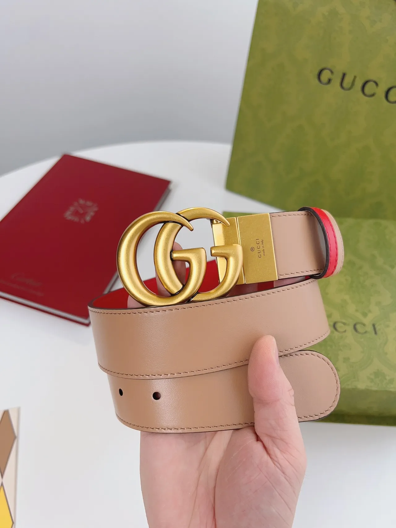 Gucci GG Marmont Ceinture en cuir rouge et beige réversible 5