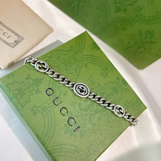Gucci GG Marmont Silver Black Curb-Link Chain Interlocking G Logo Medallions Bracelet 2