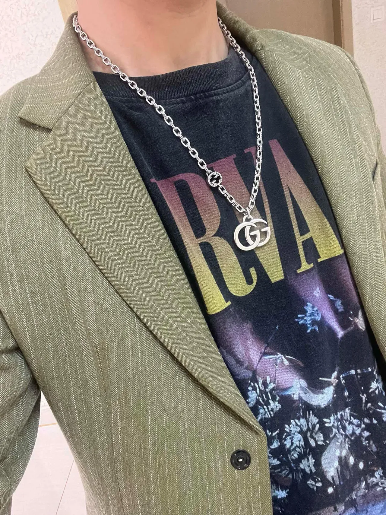 Gucci GG Marmont Silver Black Interlocking Double-G Pendant Ornate Curb-Link Chain Necklace 3