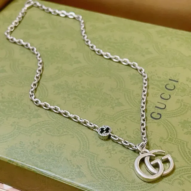 Gucci GG Marmont Silver Black Interlocking Double-G Pendant Ornate Curb-Link Chain Necklace 9
