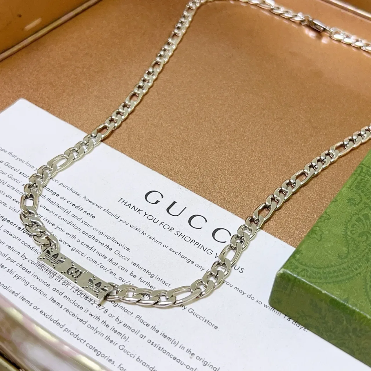 Gucci GG Marmont Silver Green Figaro Chain Logo Pendant Necklace 3