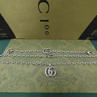 Gucci GG Marmont Silver Interlocking Logo Charm Fine Link Chain Bracelet