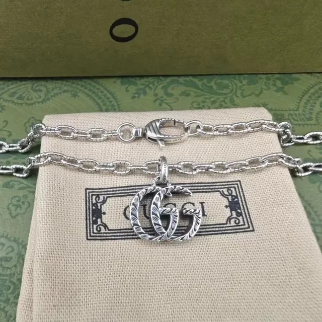 Gucci GG Marmont Silver Interlocking Logo Charm Fine Link Chain Bracelet 2