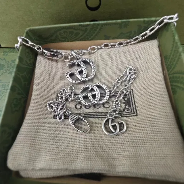 Gucci GG Marmont Silver Interlocking Logo Charm Fine Link Chain Bracelet 5