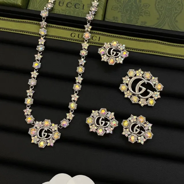 Gucci GG Marmont Silver Multicolor Interlocking Logo Floral Crystal Halo Necklace 1