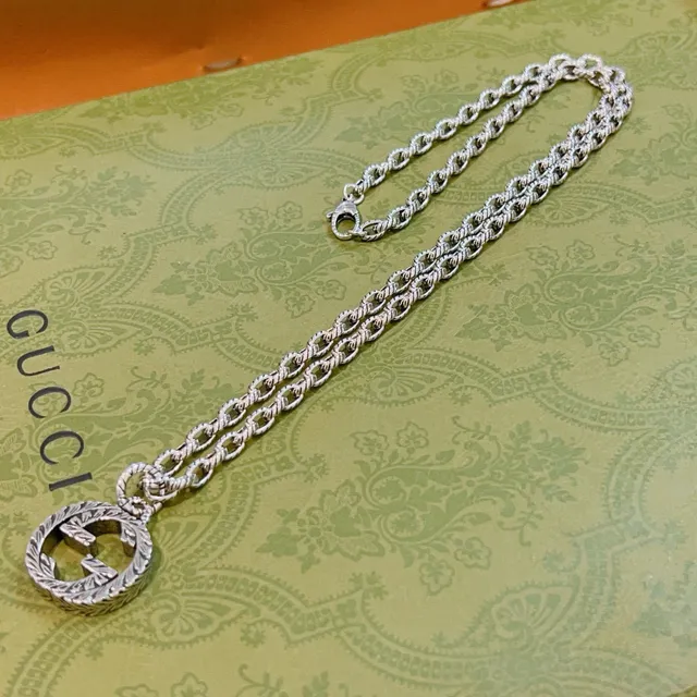 Gucci GG Marmont Silver Twisted Curb-Link Chain Engraved Interlocking G Pendant Necklace 6