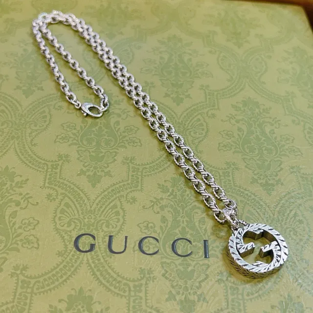 Gucci GG Marmont Silver Twisted Curb-Link Chain Engraved Interlocking G Pendant Necklace 9