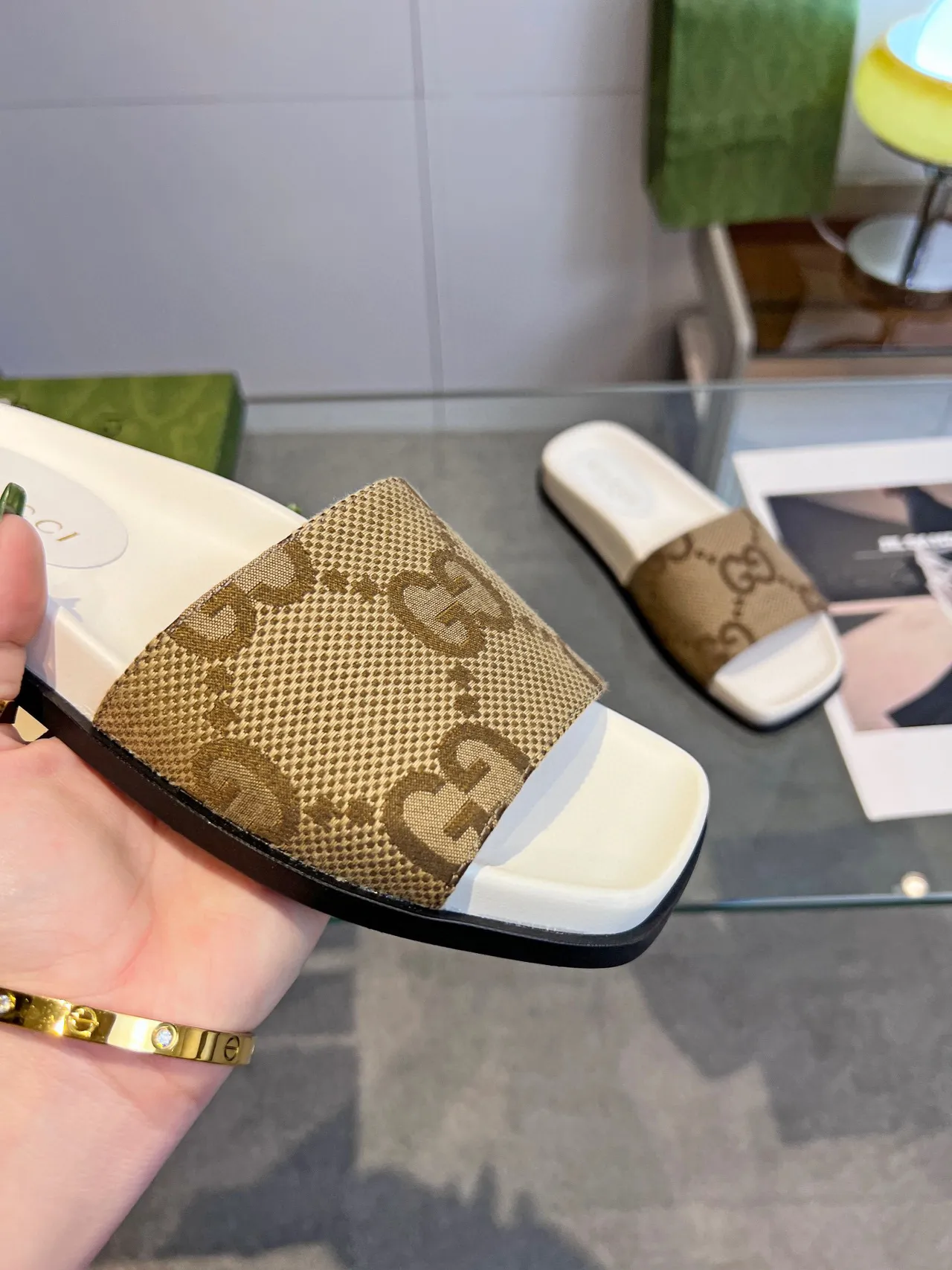 Gucci GG Monogram 帆布带白色拖鞋 3
