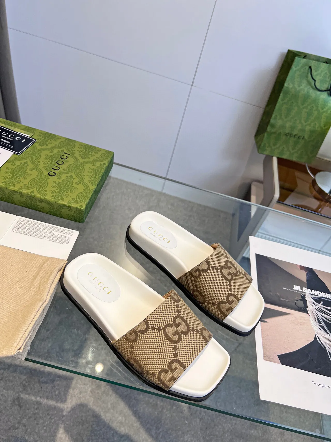 Gucci GG Monogram 帆布带白色拖鞋 6
