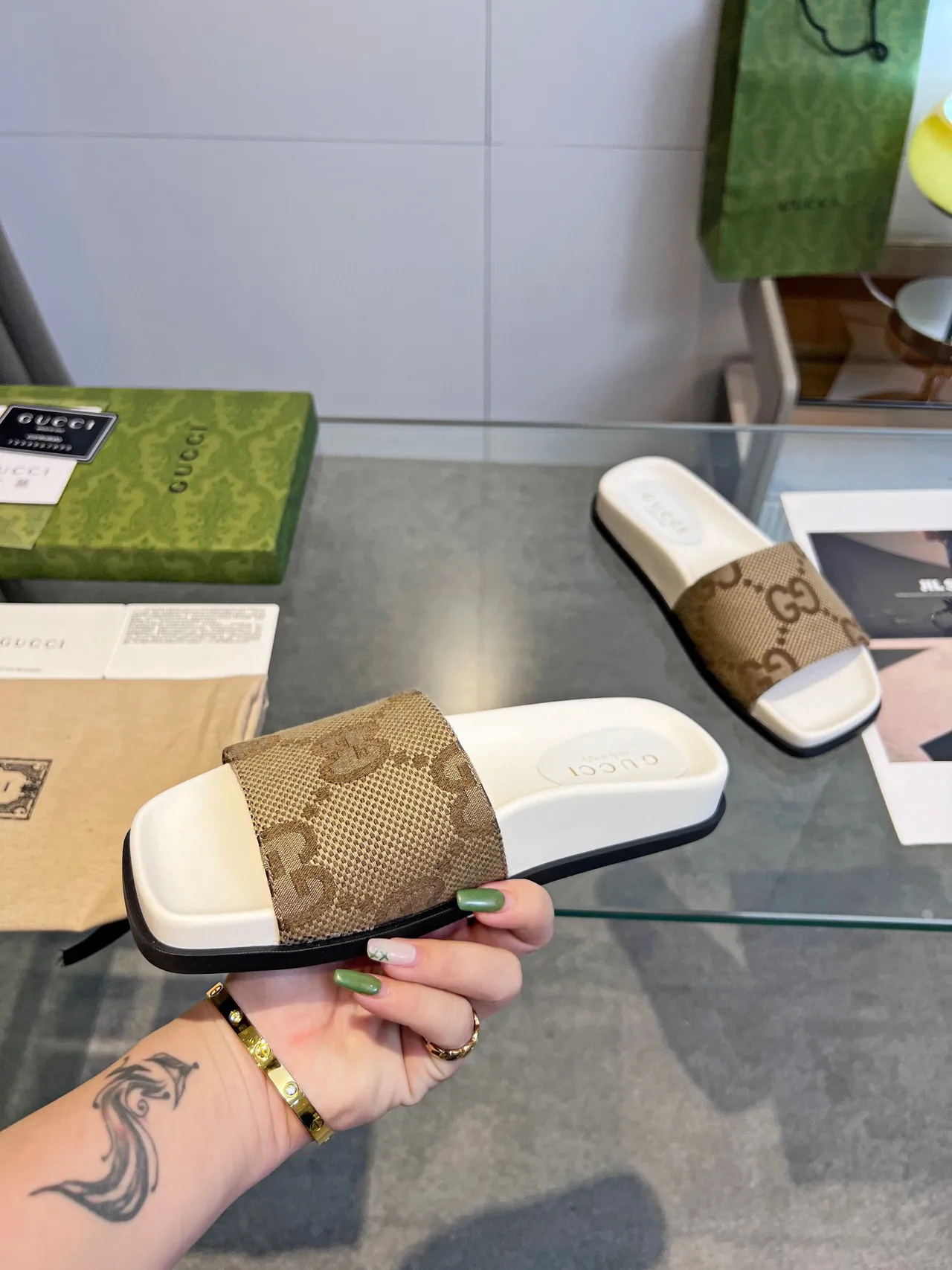Gucci GG Monogram 帆布带白色拖鞋 7