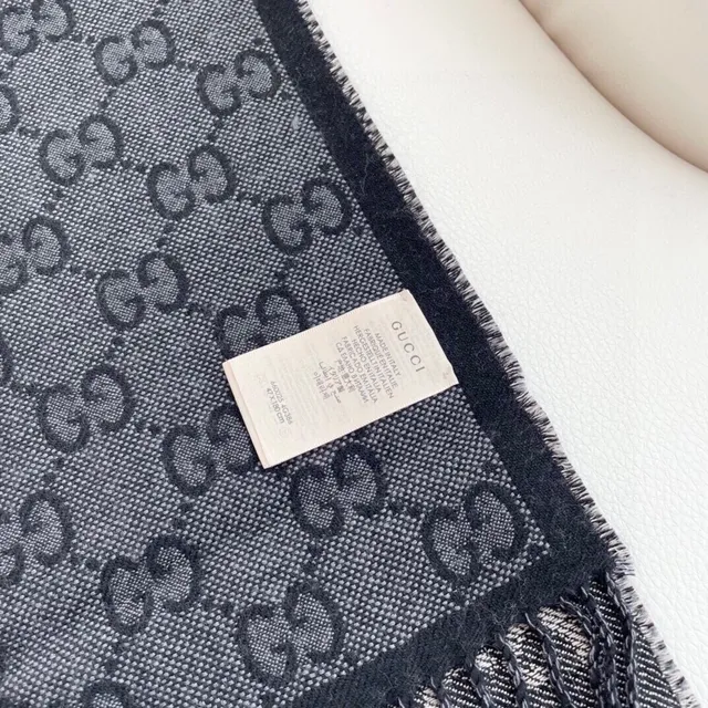 Gucci GG Monogram Lenço de seda cinza e preto tonal 9