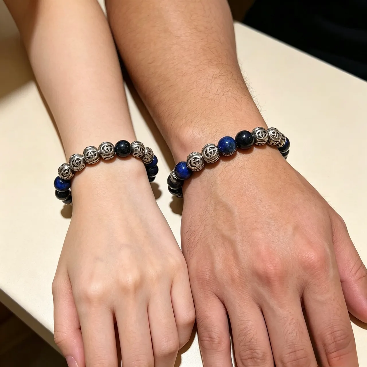 Gucci GG Motif Pulseira de metal azul prateada com contas 2