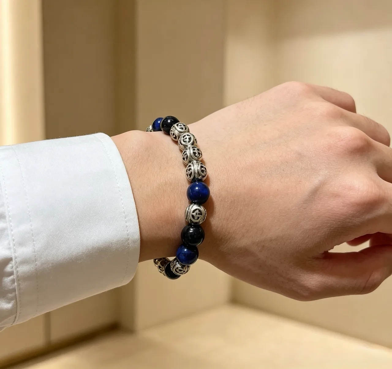 Gucci GG Motif Pulseira de metal azul prateada com contas 5