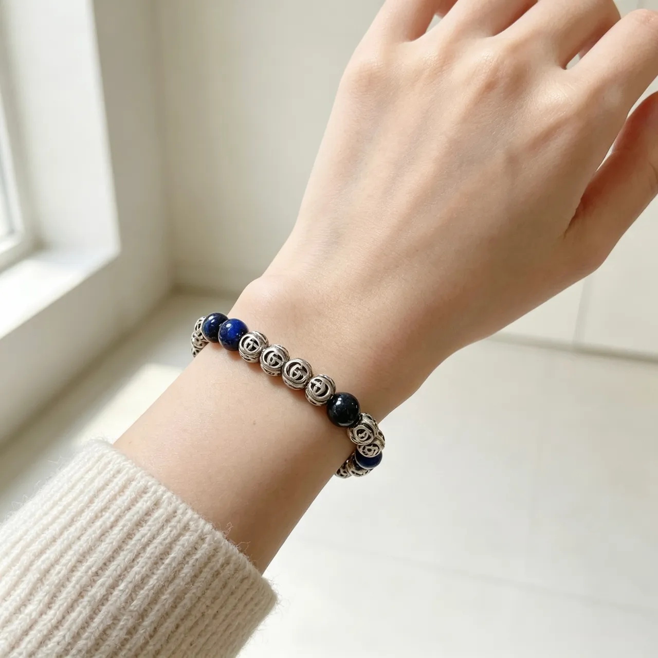 Gucci GG Motif Pulseira de metal azul prateada com contas 8