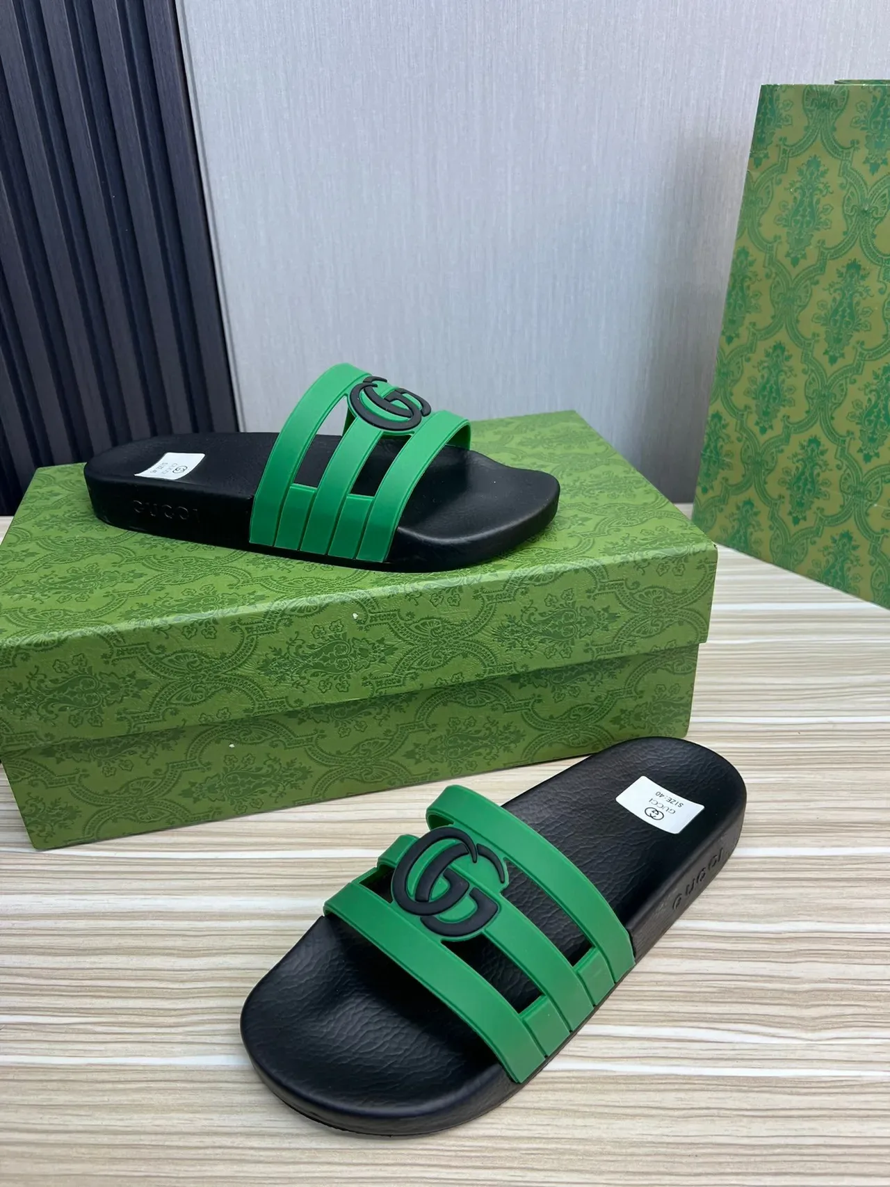 Gucci GG Slide Noir et Vert à Double Sangle 7