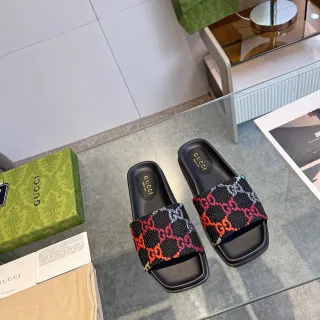Gucci GG Slide काला बहुरंगी बुनावट पट्टी फ्लैट स्लिपर्स