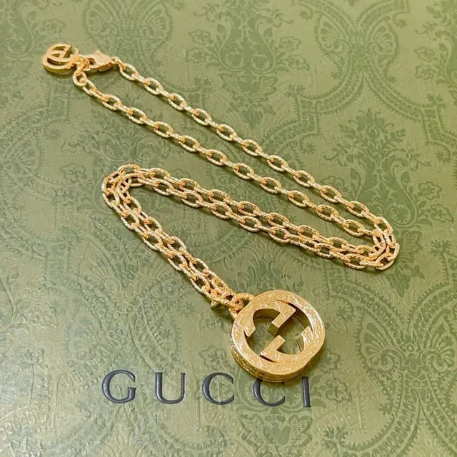 Gucci सلسلة ذهبية interlocking double-g تعليقة قلادة 4