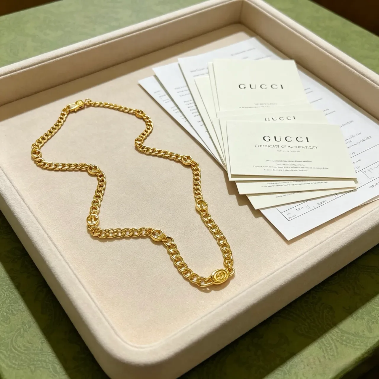 Gucci Chaîne Curb Chunky Interlocking G Motifs Collier en Or 2