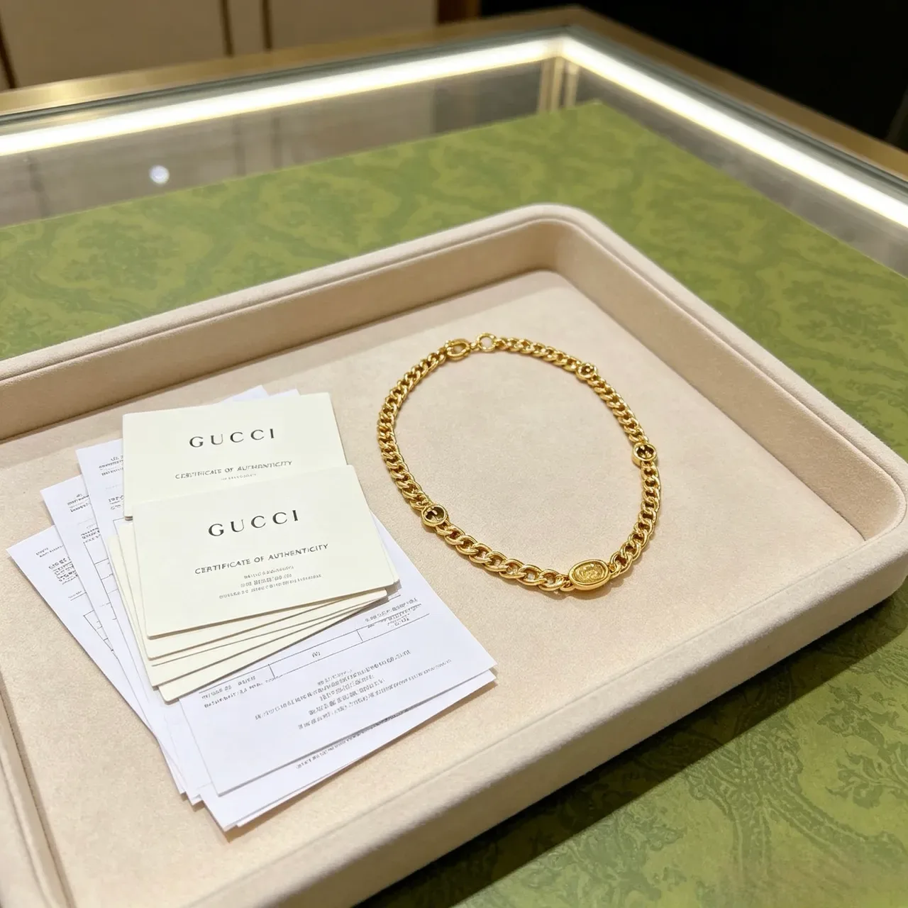 Gucci Chaîne Curb Chunky Interlocking G Motifs Collier en Or 5