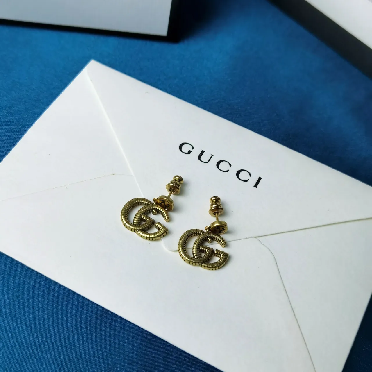 Gucci Gold Interlocking G Logo Ribbed Texture Earrings 2