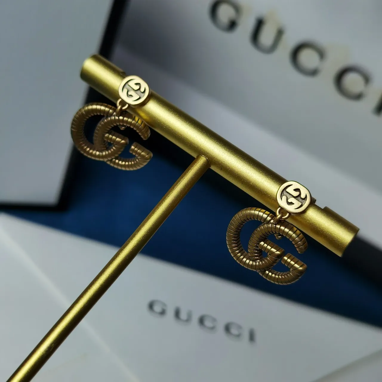 Gucci Gold Interlocking G Logo Ribbed Texture Earrings 3