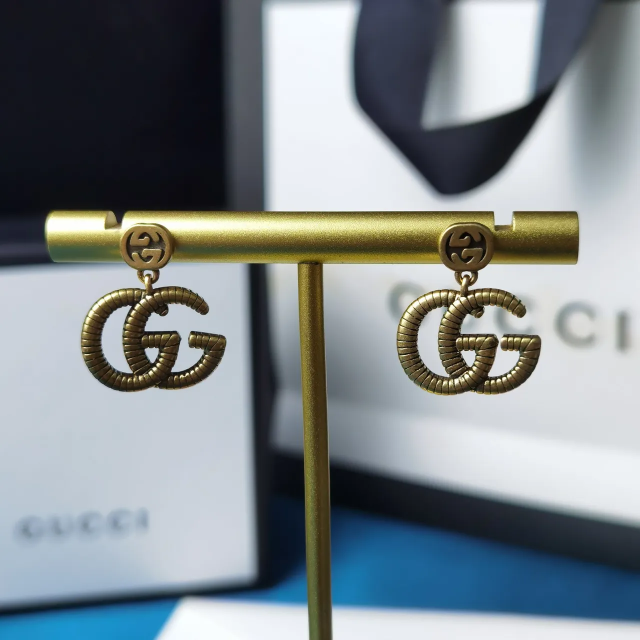 Gucci Gold Interlocking G Logo Ribbed Texture Earrings 6