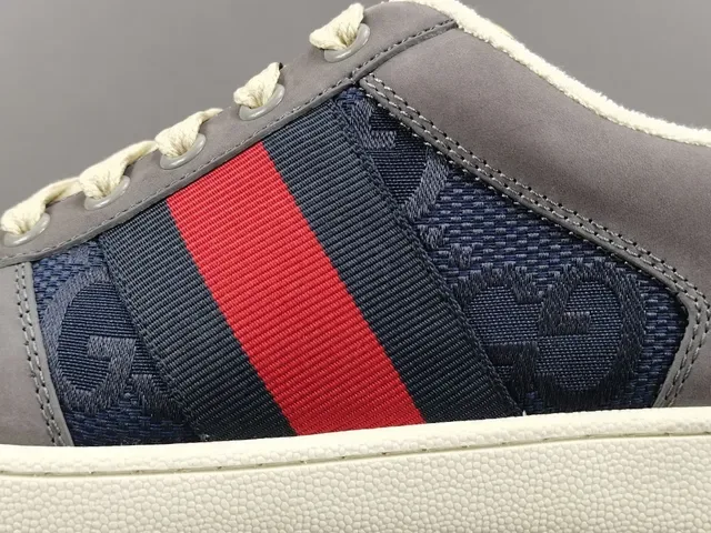 Gucci sneakers lifestyle gris marine low-top matériaux mixtes 8