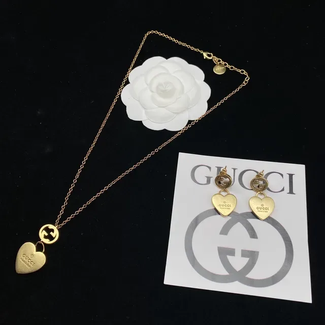 Gucci Heart Gold Pendant Interlocking G Logo Necklace 8