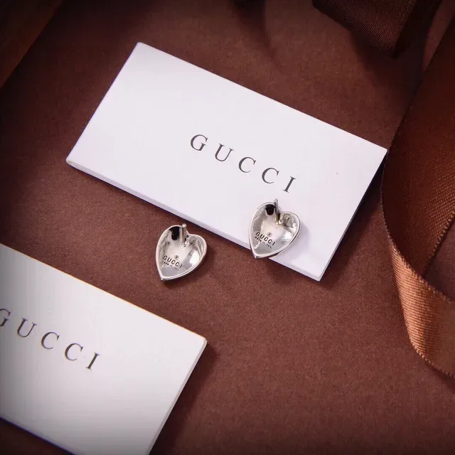 Gucci Heart-Shaped Enamel Interlocking G Stud Earrings 2