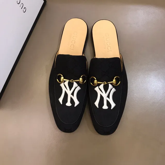 Gucci Horsebit 1955 Black Canvas NY Yankees Loafer 9