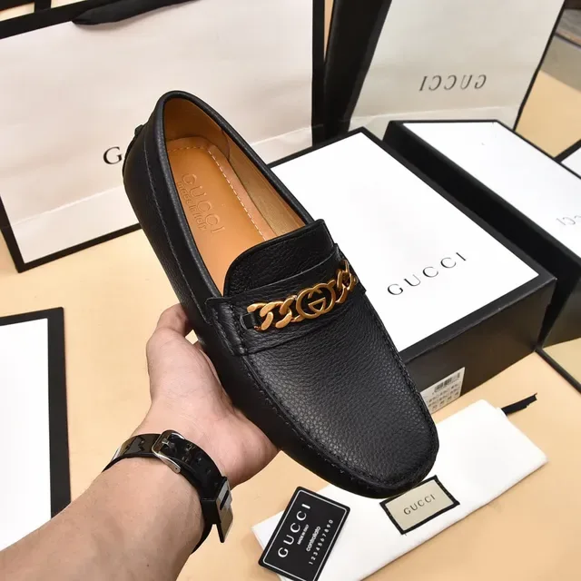 Gucci Horsebit 1955 Black Pebbled Leather Gold Chain Loafers 6