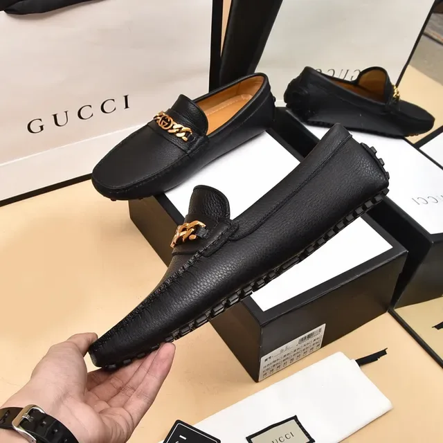 Gucci Horsebit 1955 Black Pebbled Leather Gold Chain Loafers 7