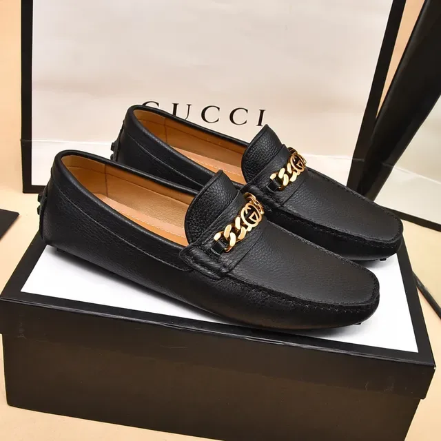 Gucci Horsebit 1955 Black Pebbled Leather Gold Chain Loafers 8