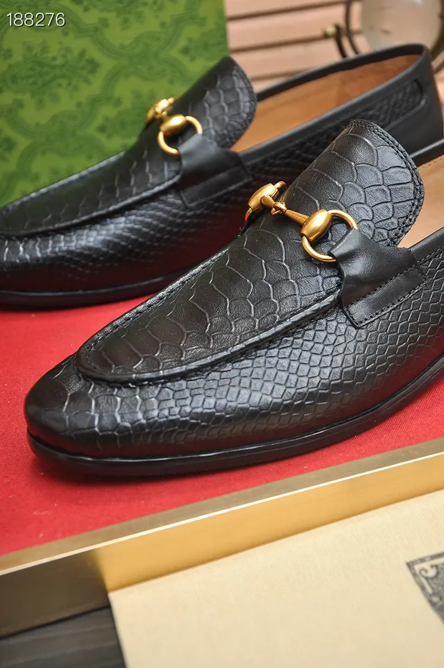 Gucci Horsebit 1955 Mocassins en cuir noir à motif de serpent embossé 3