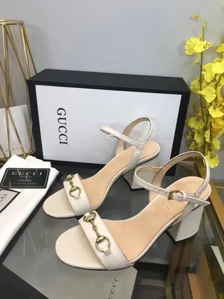 Gucci Horsebit 1955 sandales Gladiator en cuir blanc avec boucle Horsebit 8