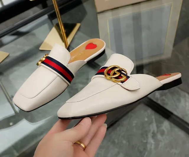 Gucci Horsebit 1955 Mocassins en cuir blanc à rayure web à bout carré 3