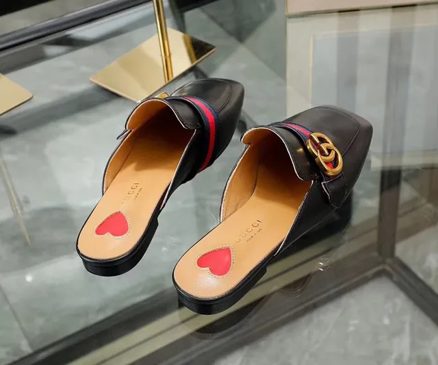 Gucci Horsebit 1955 Mocassins en cuir blanc à rayure web à bout carré 7