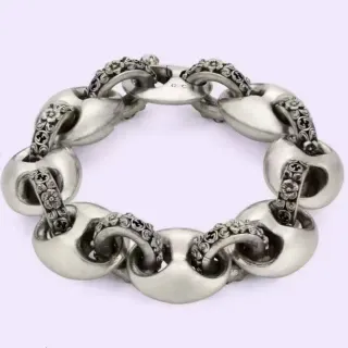 Gucci Iconic Chain Floral-Engraved Silver Tone Bracelet