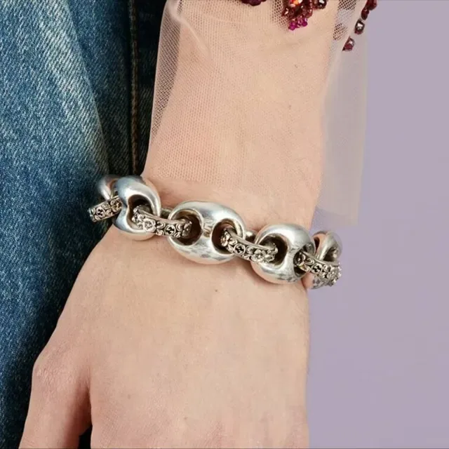 Gucci Iconic Chain Floral-Engraved Silver Tone Bracelet 2